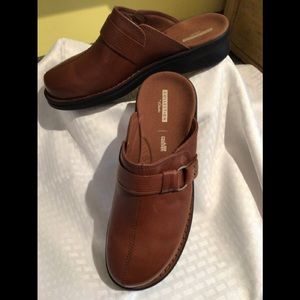Clarks, dark tan leather mules/clogs.